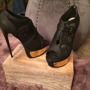 Liliana black mesh gold plated platform heels